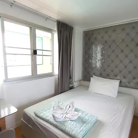 Panoramic City View Room At Silom Bangkok Room photo