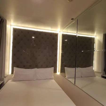Panoramic City View Room At Silom Bangkok Room photo