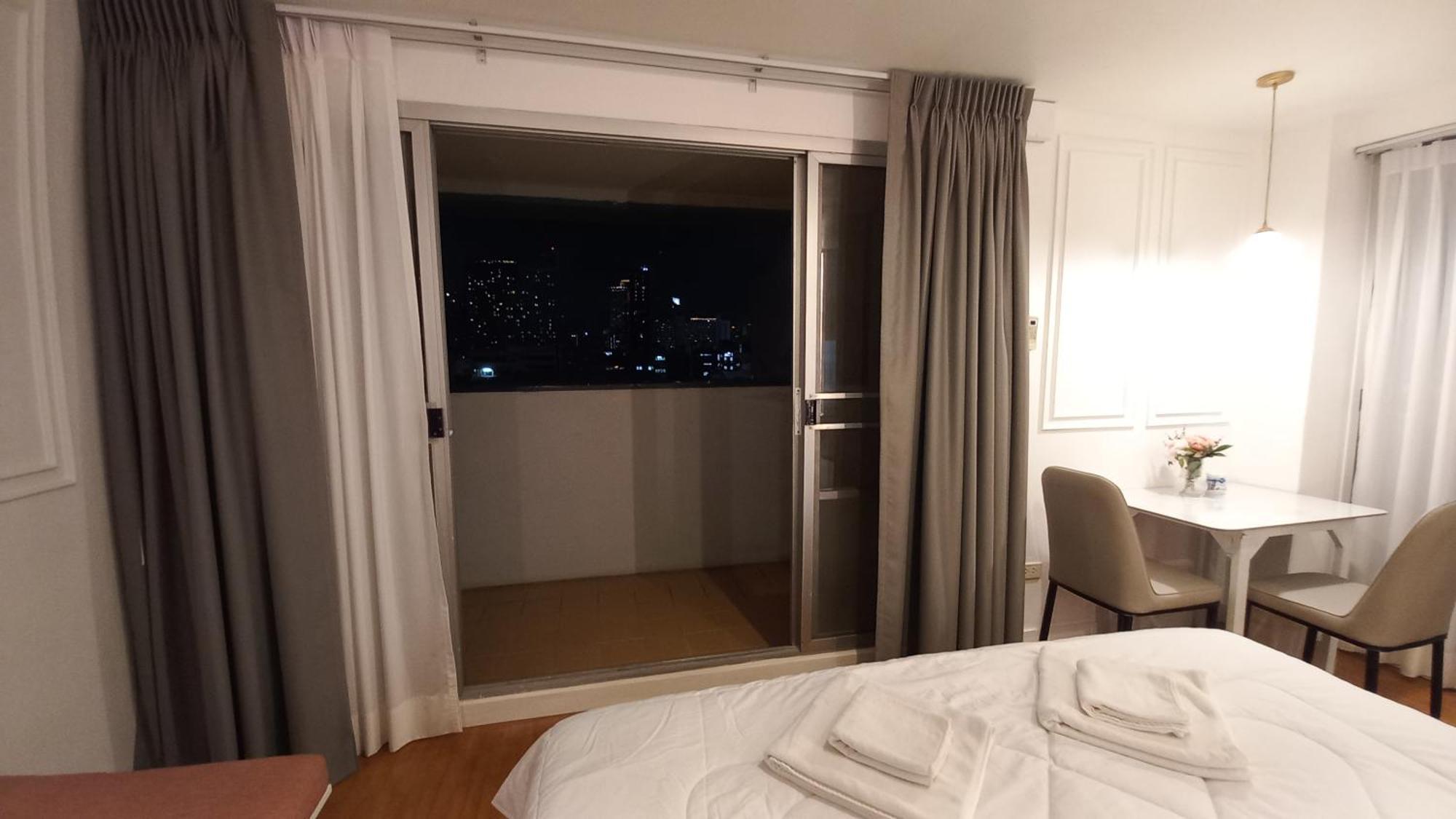Apartment Panoramic View At Silom *